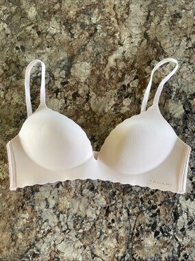 Tahari Blush Seamless Wire Free Molded T-Shirt Bra 34C Wireless